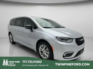 Used 2026 Chrysler Pacifica Limited FWD video 1