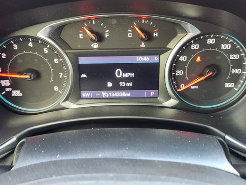 Used 2020 Chevrolet Equinox Premier image 16