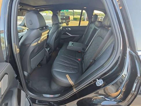Used 2025 BMW X5 xDrive40i w/ Premium Package AWD/4WD image 11