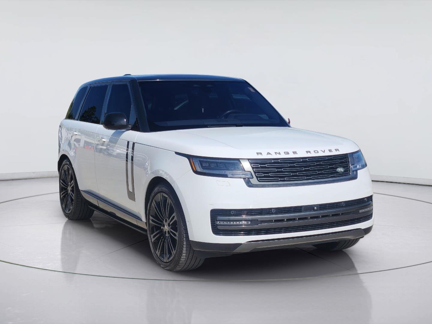 Used 2023 Land Rover Range Rover SE AWD/4WD image 3