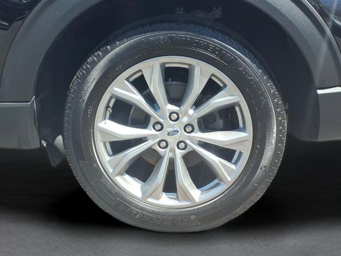 Used 2023 Ford Explorer XLT w/ Equipment Group 202A AWD/4WD image 9