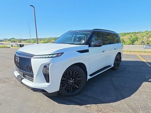 Used 2026 INFINITI QX80 Luxe w/ Cargo Package AWD/4WD image 2