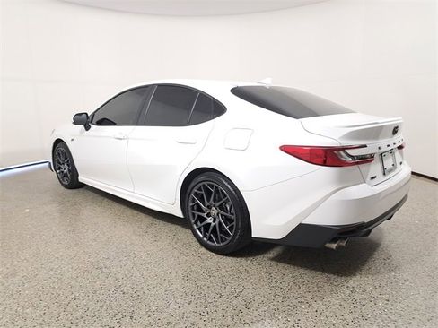 Used 2025 Toyota Camry LE image 7