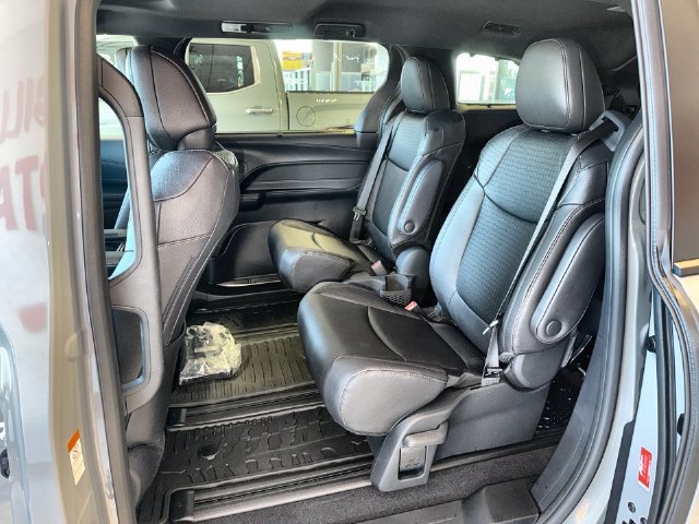 New 2026 Toyota Sienna XLE Woodland Edition AWD/4WD image 23
