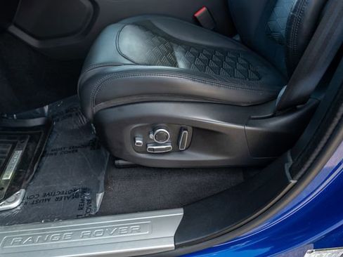 Used 2022 Land Rover Range Rover Sport SVR Carbon Edition image 24