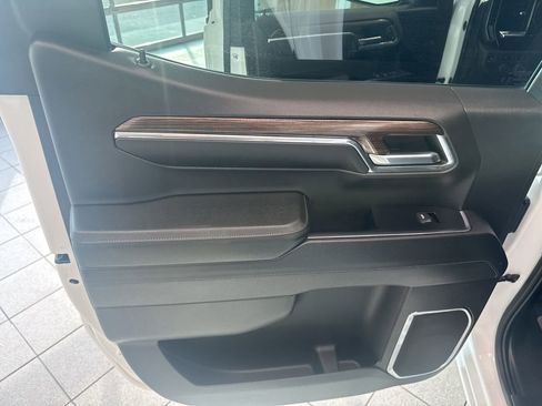 Used 2024 Chevrolet Silverado 1500 LT image 15