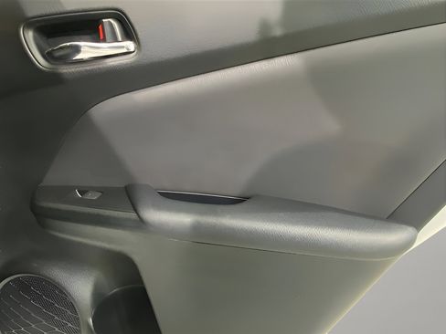 Used 2022 Toyota Prius LE image 13