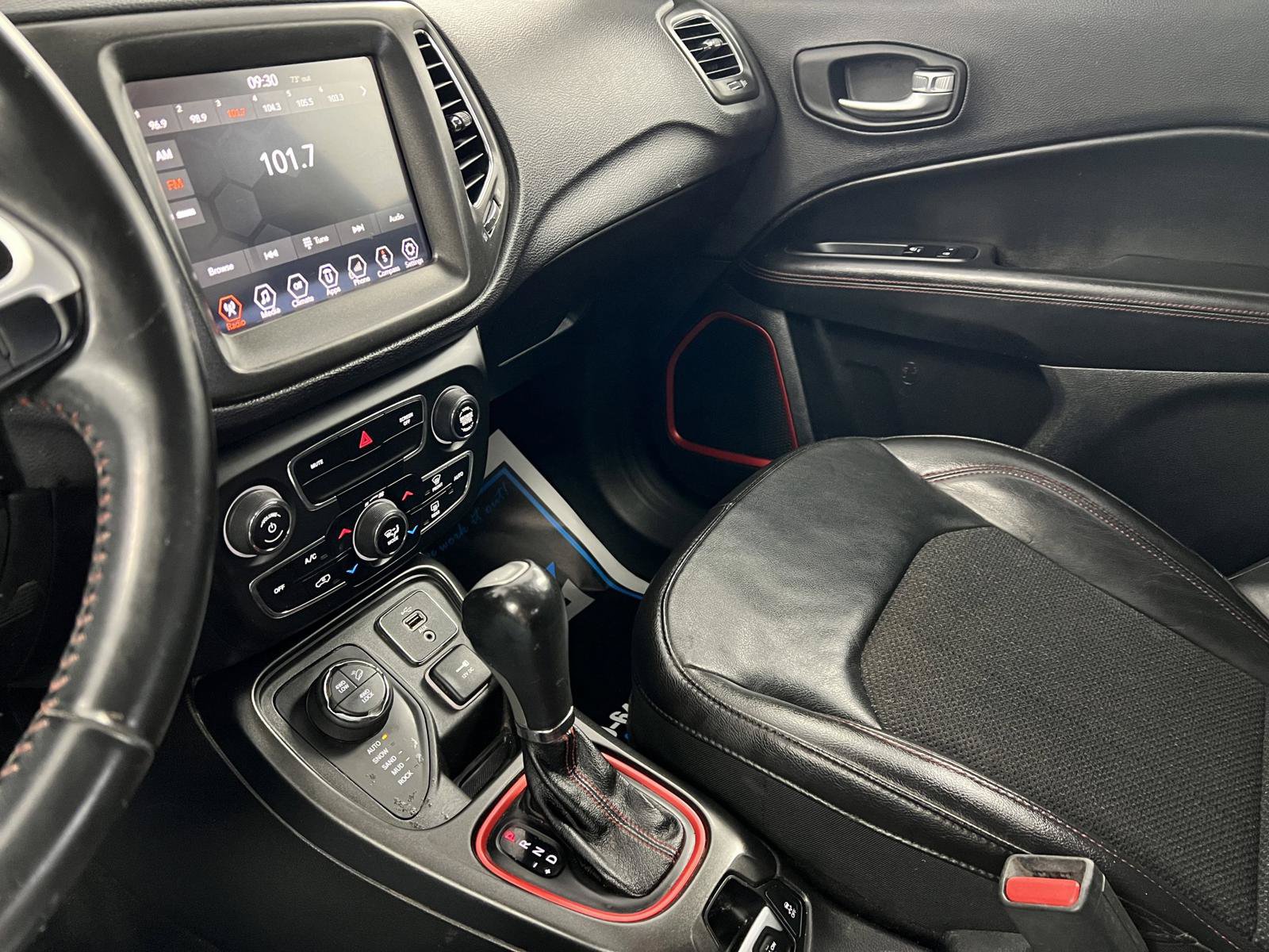 Used 2018 Jeep Compass Trailhawk AWD/4WD image 23