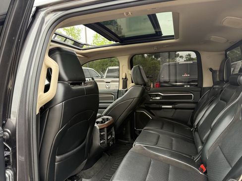 Used 2021 RAM 1500 Laramie w/ Laramie Southwest Edition RWD image 12