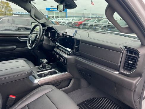 Used 2023 Chevrolet Silverado 1500 LTZ w/ LTZ Convenience Package II AWD/4WD image 33