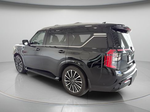 Used 2025 Nissan Armada Platinum Reserve w/ Convenience Package RWD image 3