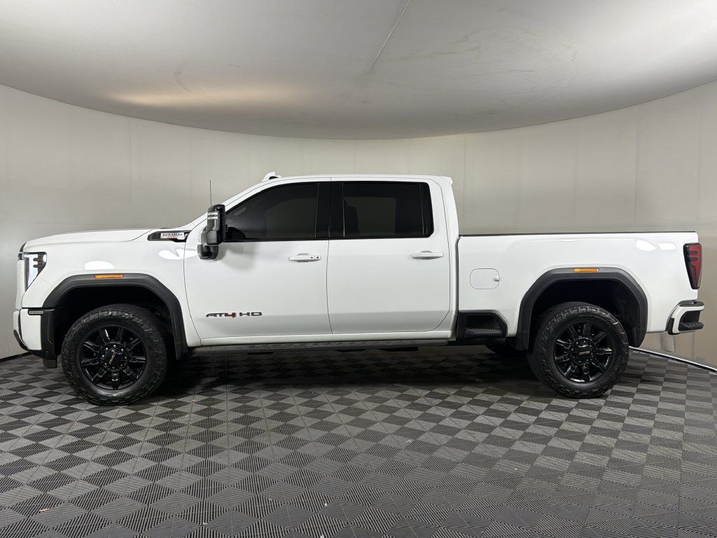 Used 2024 GMC Sierra 2500 AT4 w/ AT4 Premium Plus Package AWD/4WD image 2