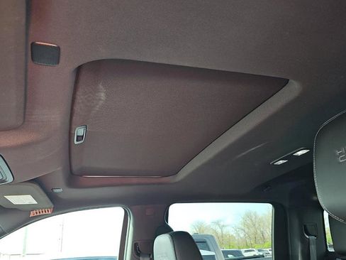 Used 2019 Chevrolet Silverado 1500 High Country w/ Technology Package AWD/4WD image 16