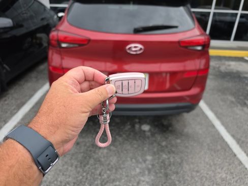 Used 2021 Hyundai Tucson Value w/ Cargo Package FWD image 3