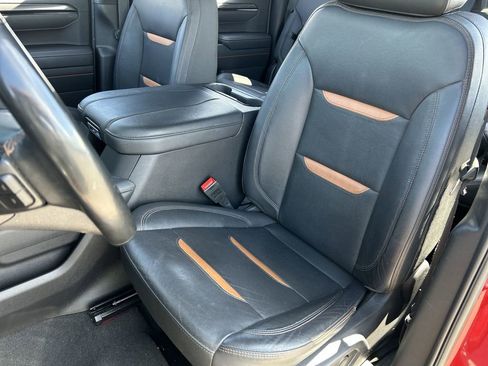 Used 2025 GMC Sierra 1500 AT4 w/ Technology Package AWD/4WD image 19