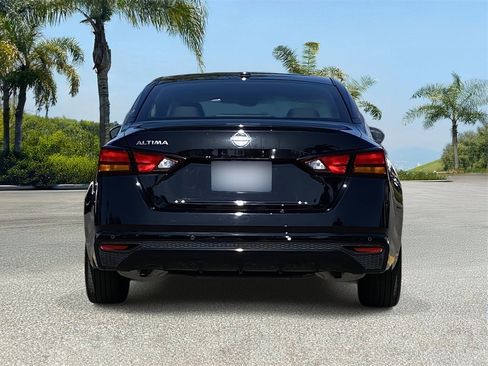 Certified 2025 Nissan Altima 2.5 S image 3