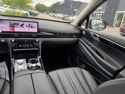 Certified 2026 Genesis GV80 2.5T AWD/4WD image 40