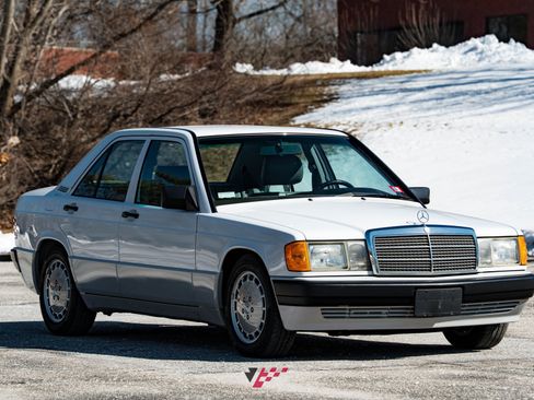 Used 1991 Mercedes-Benz 190 E 2.6 image 3