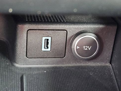 Used 2020 Ford Escape SE image 18