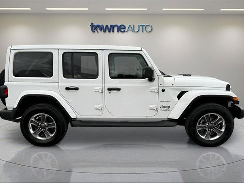 Used 2021 Jeep Wrangler Unlimited Sahara w/ Cold Weather Group image 6