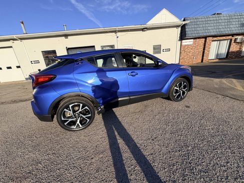 Used 2018 Toyota C-HR XLE FWD image 6