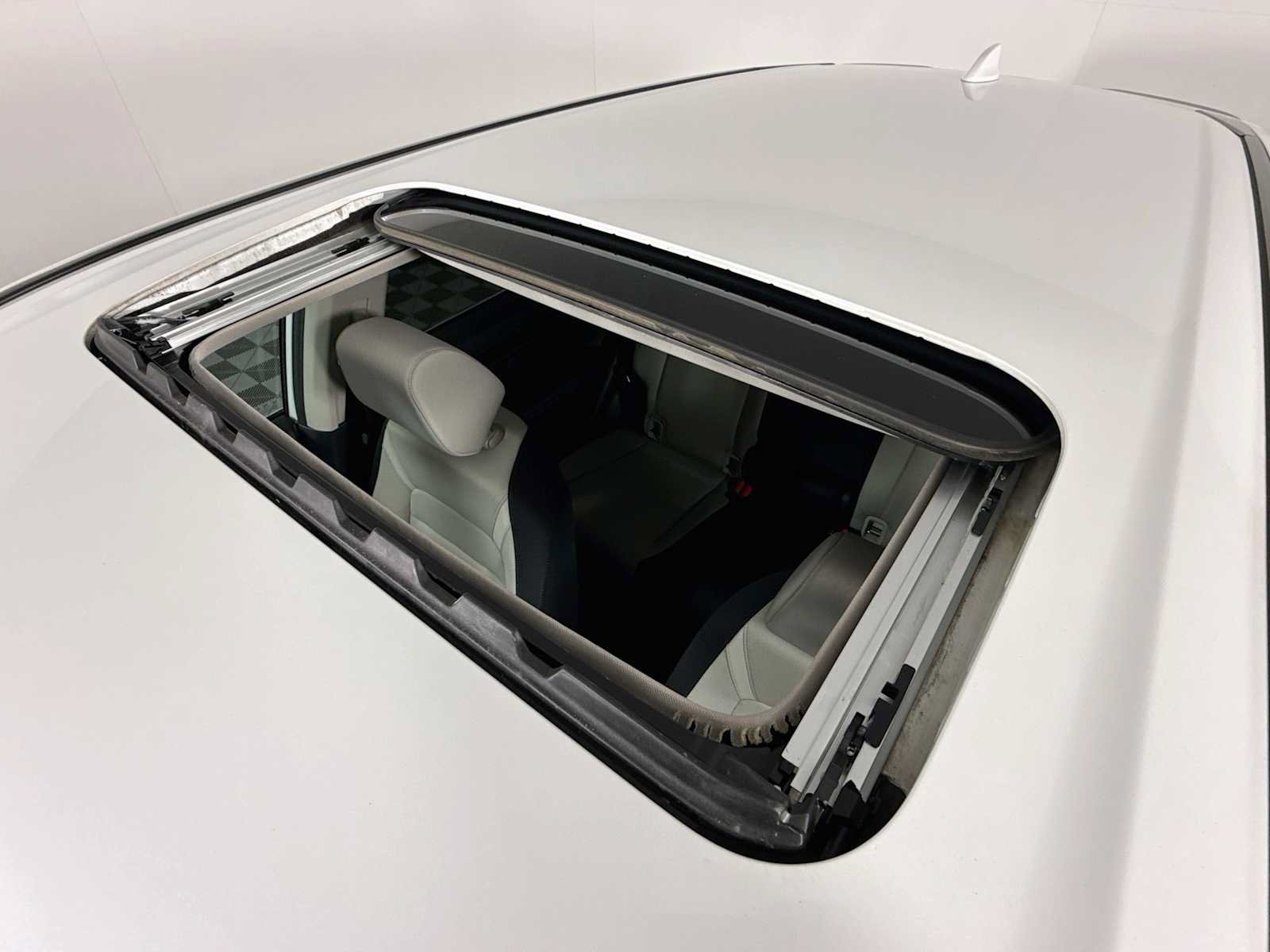 Used 2024 Honda CR-V EX image 17