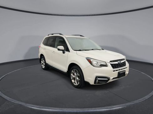 Used 2017 Subaru Forester 2.5i Touring AWD/4WD image 2