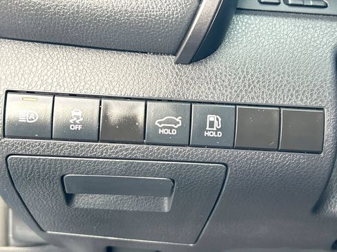 Used 2023 Toyota Camry SE FWD image 33