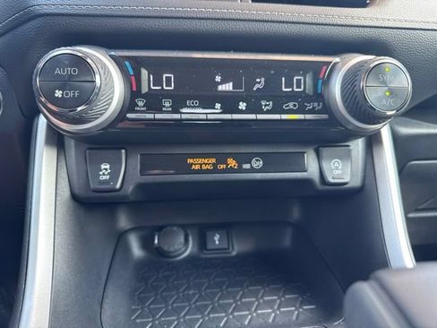 Used 2021 Toyota RAV4 XLE AWD/4WD image 12