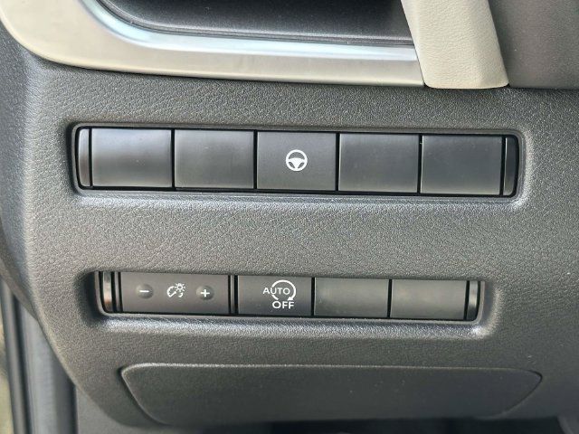 Used 2023 Nissan Rogue SV AWD/4WD image 14