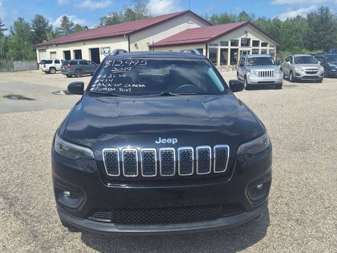 Used 2019 Jeep Cherokee Latitude w/ Popular Appearance Group AWD/4WD image 2