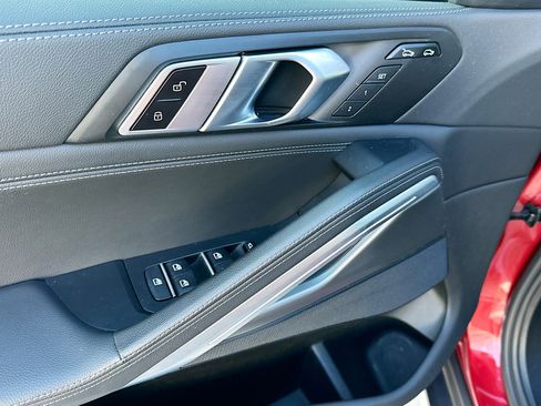 Certified 2022 BMW X6 xDrive40i w/ Premium Package image 18