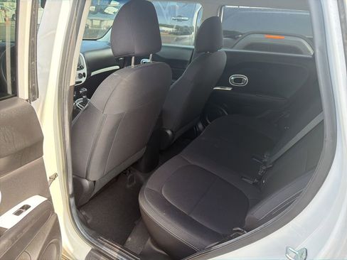 Used 2018 Kia Soul FWD image 7