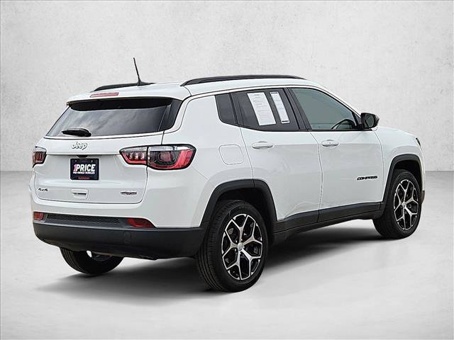 Used 2024 Jeep Compass Latitude AWD/4WD image 5