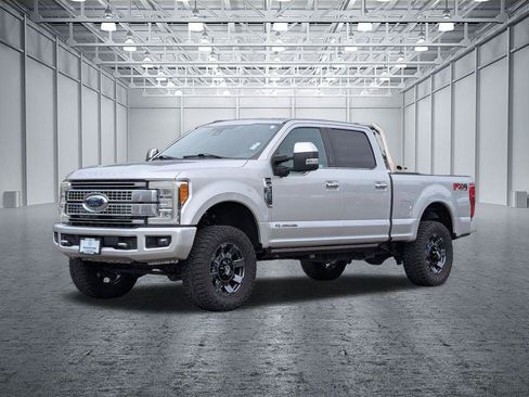 Used 2017 Ford F350 Platinum w/ Platinum Ultimate Package AWD/4WD image 9