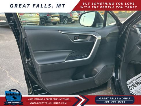 Used 2021 Toyota RAV4 XLE image 13