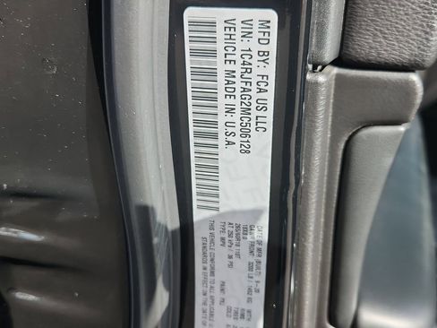 Used 2021 Jeep Grand Cherokee Laredo image 19