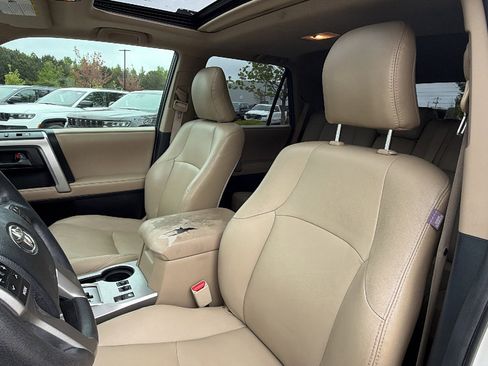 Used 2011 Toyota 4Runner SR5 w/ Convenience Pkg AWD/4WD image 17