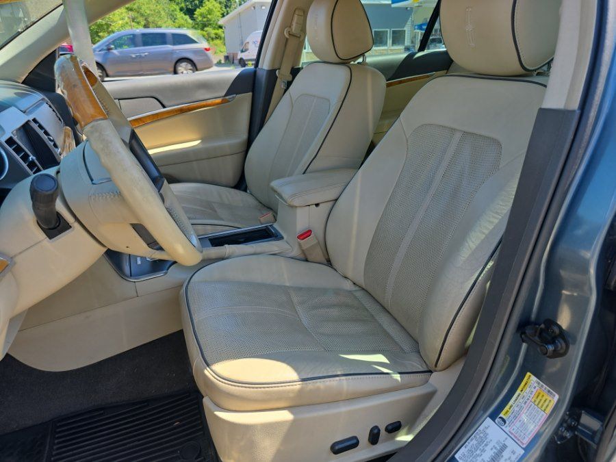 Used 2012 Lincoln MKZ FWD image 7