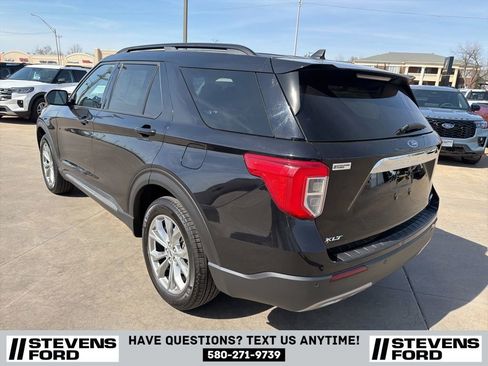 Used 2024 Ford Explorer XLT w/ Equipment Group 202A image 7