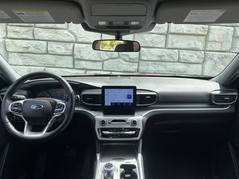Used 2023 Ford Explorer XLT w/ Equipment Group 202A AWD/4WD image 10