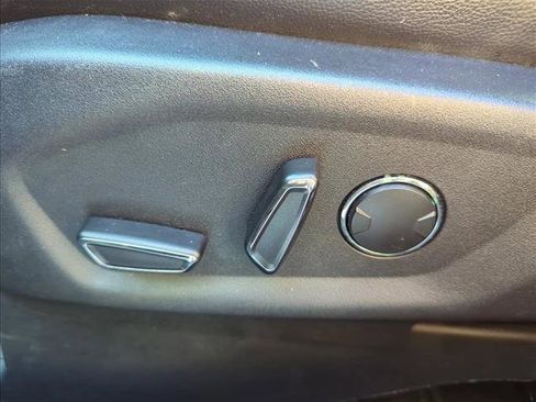 Used 2016 Ford Explorer XLT w/ Equipment Group 202A image 27