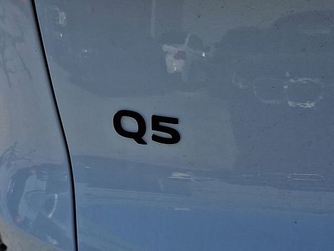 Certified 2025 Audi Q5 Premium w/ Convenience Package image 31