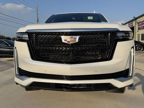 Used 2022 Cadillac Escalade Premium Luxury w/ Performance Package AWD/4WD image 9