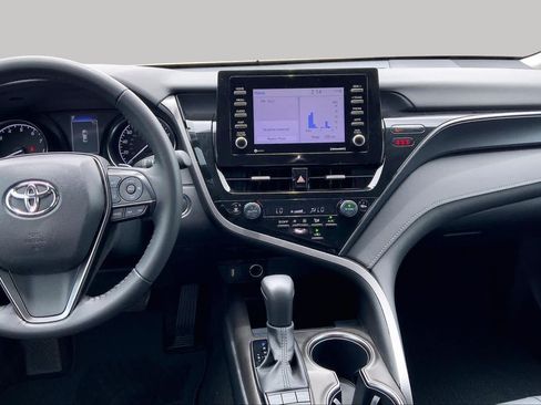 Used 2024 Toyota Camry SE w/ Convenience Package FWD image 7