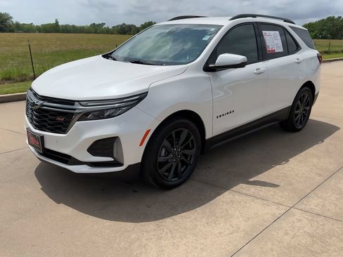 Used 2022 Chevrolet Equinox RS w/ RS Leather Package FWD image 5