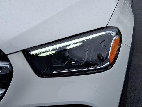 Used 2025 Mercedes-Benz GLE 450e 4MATIC image 9