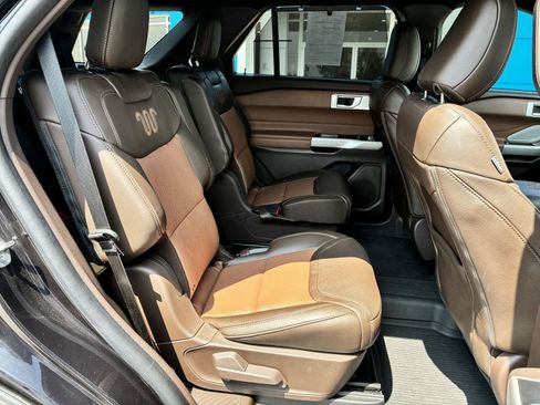 Used 2022 Ford Explorer King Ranch w/ Premium Technology Package AWD/4WD image 10