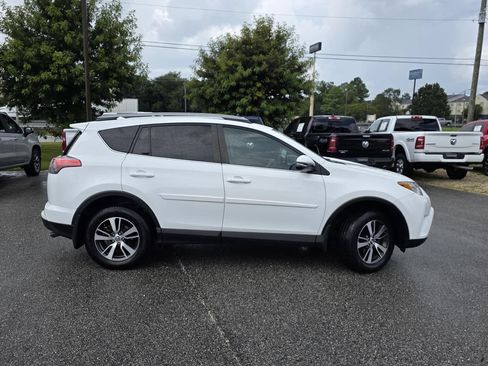 Used 2018 Toyota RAV4 XLE w/ Plus Extra Value Package FWD image 30