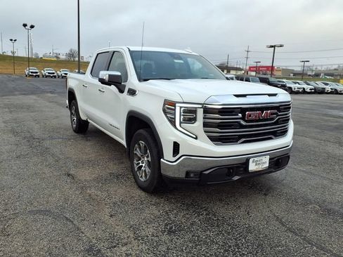 Used 2025 GMC Sierra 1500 SLT AWD/4WD image 3